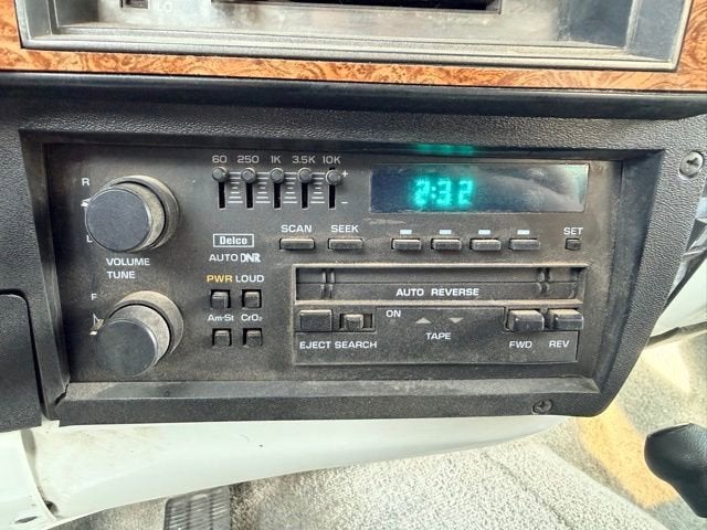 1990 Chevrolet Suburban Base