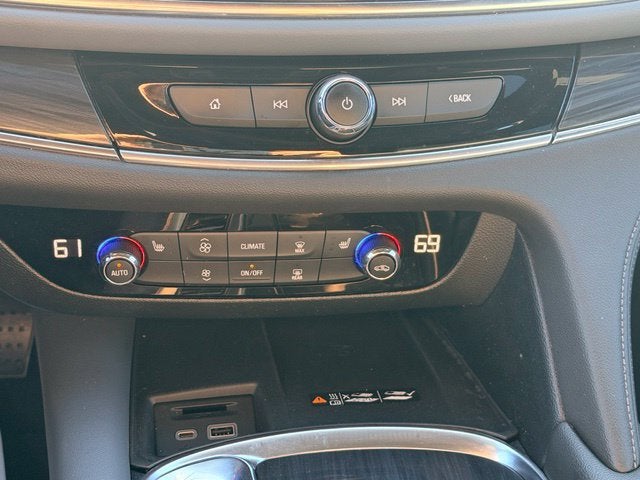 2022 Buick Enclave Essence