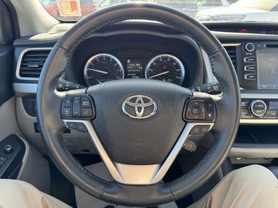 2019 Toyota Highlander SE