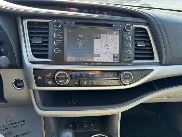 2019 Toyota Highlander SE