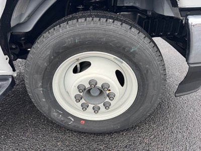 2025 Ford E-350SD Base Cutaway