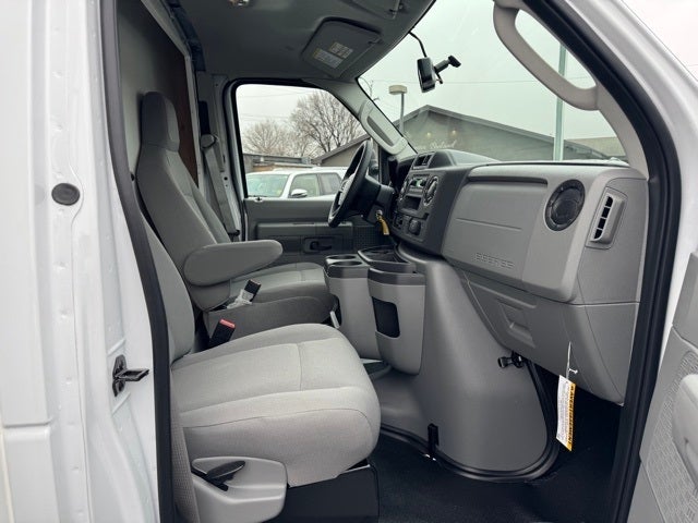 2025 Ford E-350SD Base Cutaway