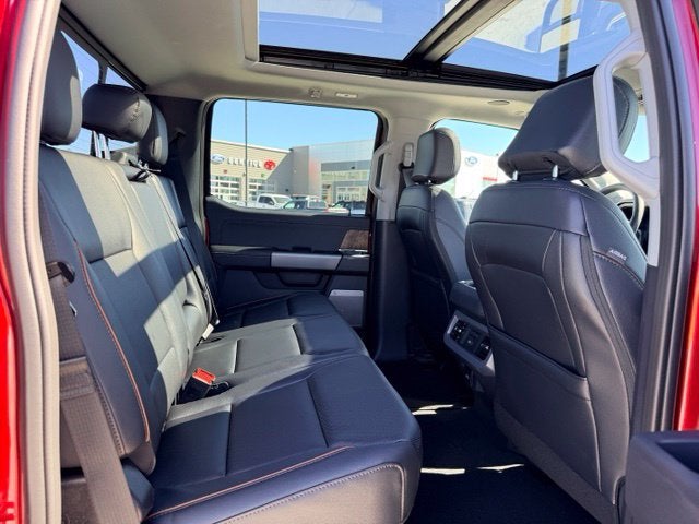 2027 Ford F-350SD Lariat DRW