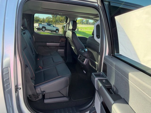 2027 Ford F-350SD Lariat DRW