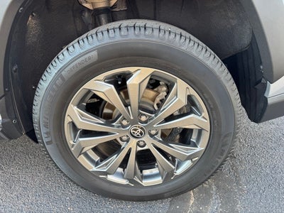 2022 Toyota RAV4 Hybrid XLE Premium