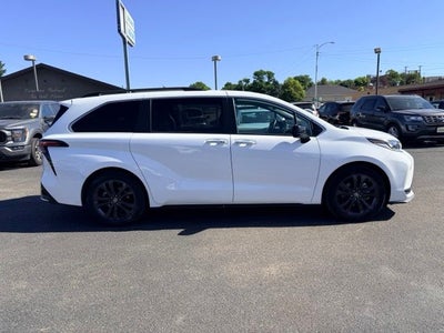 2022 Toyota Sienna XSE 7 Passenger
