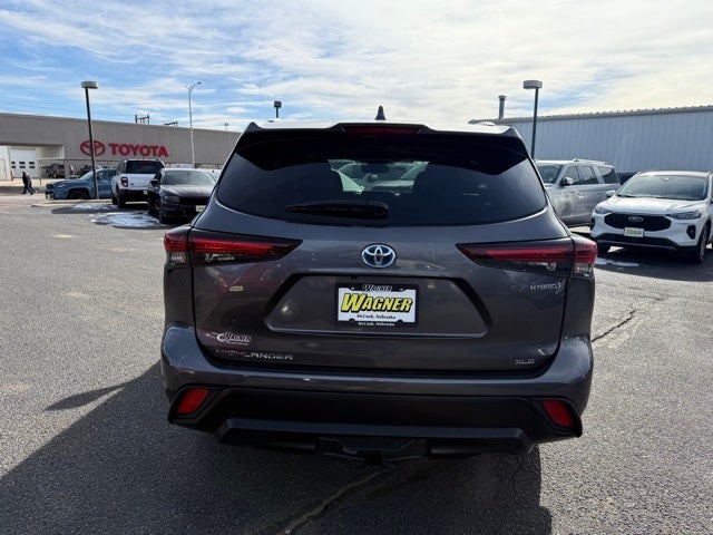 2024 Toyota Highlander Hybrid XLE