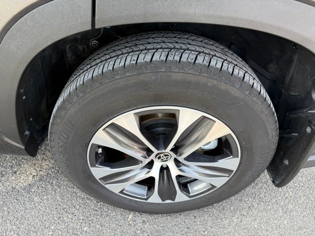 2024 Toyota Highlander Hybrid XLE