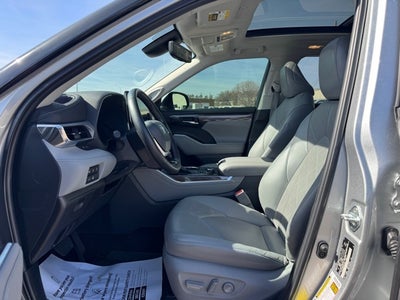 2023 Toyota Highlander Platinum