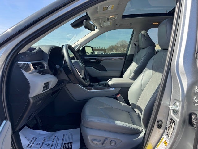 2023 Toyota Highlander Platinum