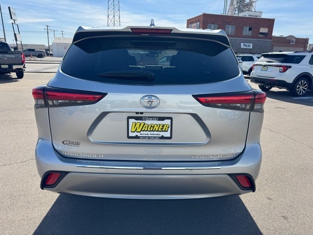 2023 Toyota Highlander Platinum