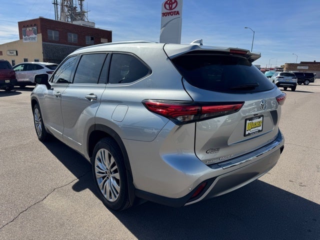 2023 Toyota Highlander Platinum