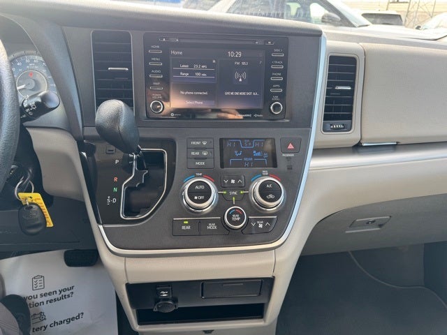 2020 Toyota Sienna LE 8 Passenger